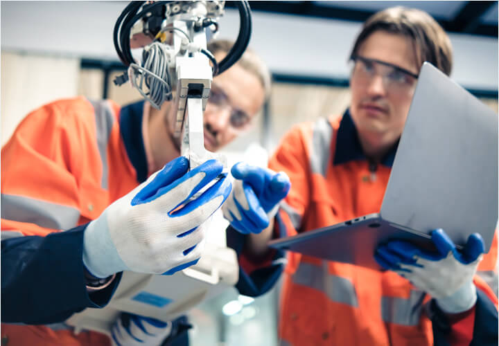 优质的在职培训机会，有机会与高水平团队一起工作