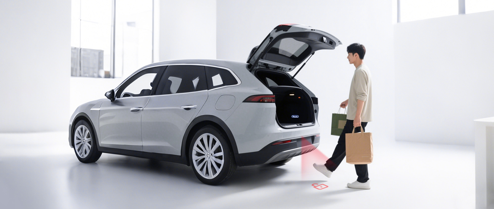 2025上海车展 | pp模拟器电子游戏重磅发布AR脚踢毫米波雷达，重新定义“无接触交互”尾门